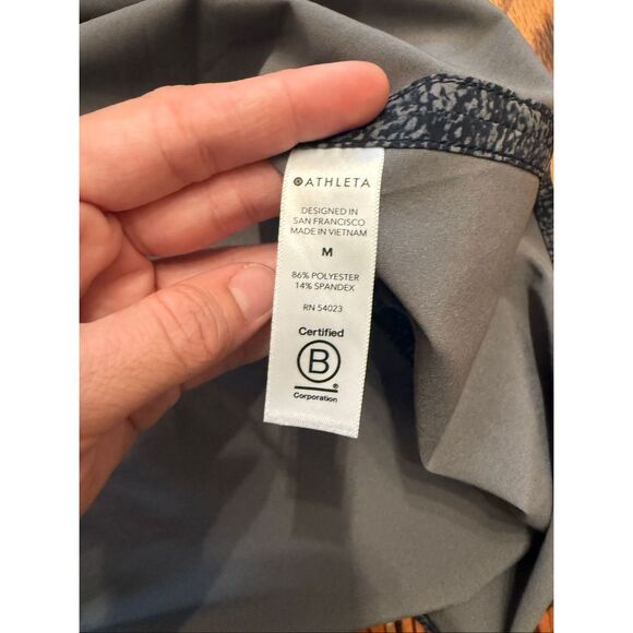 Athleta Viper Black Gray Zephyr Print Crew Neck Sleeveless Tank Top Size Medium - Picture 4 of 5